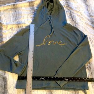 🌹🌹 Small Victoria’s Secret cropped hoody